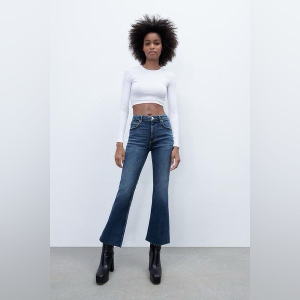 Zara Mid Rise Cropped Flare Jeans